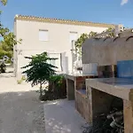 Masia Rosalia בית נופש *